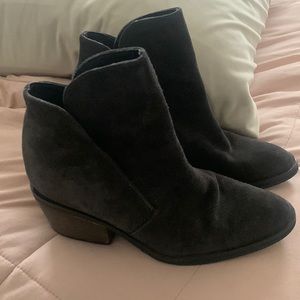 Dolce Vita boots grey suede 10